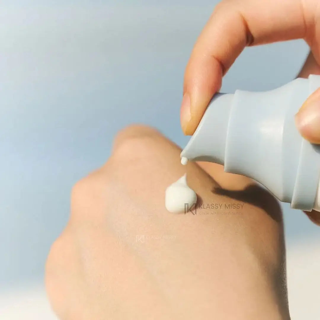 SKIN 1004 HYALU-CICA WATER-FIT SUN SERUM SPF50+ PA++++ [US, Japan, Germany, India, UK, Uae, France, Italy, Brazil, Canada, Russia, South Africa, Australia, Kuwait, Mexico, Indonesia, Netherlands, Saudi Arabia, UKRAIN, Finland, POLAND, Singapore, Malaysia ]